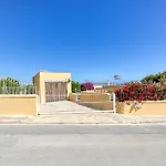 Villa With Pool And Beautiful Views In Mellieha