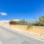 Villa With Pool And Beautiful Views In Mellieha Ghajn Zejtuna