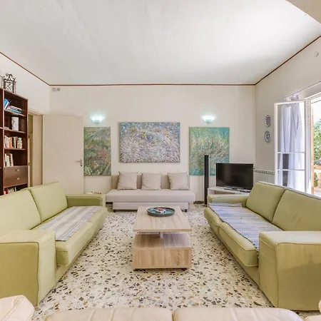 With Pool And Beautiful Views In Mellieha