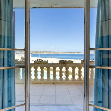 With Pool And Beautiful Views In Mellieha * Għajn Żejtuna