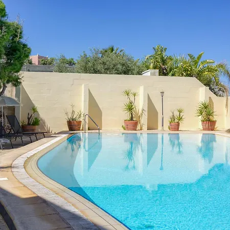 ヴィラ With Pool And Beautiful Views In Mellieha Għajn Żejtuna