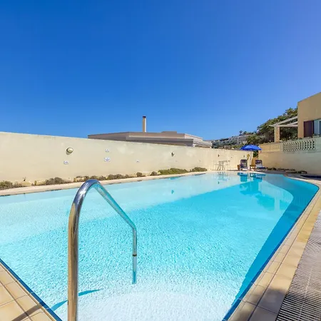 With Pool And Beautiful Views In Mellieha Għajn Żejtuna