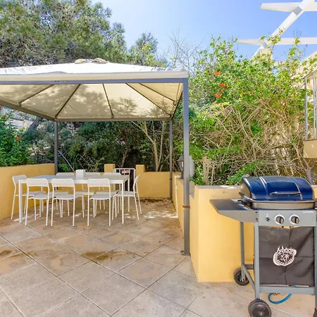 With Pool And Beautiful Views In Mellieha