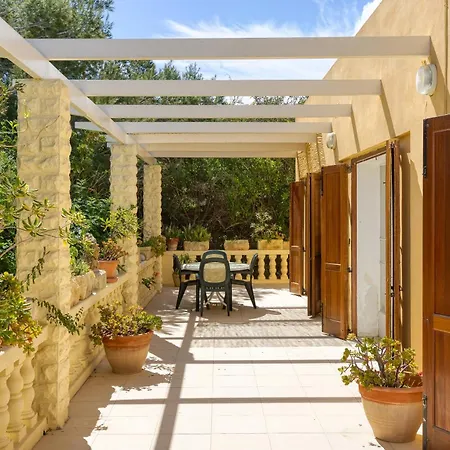 With Pool And Beautiful Views In Mellieha * Għajn Żejtuna