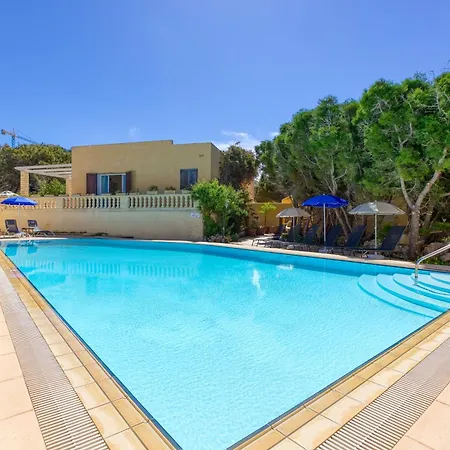 With Pool And Beautiful Views In Mellieha ヴィラ