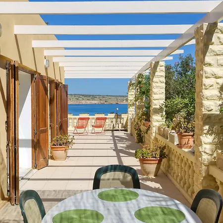 ヴィラ With Pool And Beautiful Views In Mellieha Għajn Żejtuna