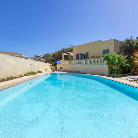 With Pool And Beautiful Views In Mellieha ヴィラ Għajn Żejtuna
