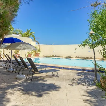 ヴィラ With Pool And Beautiful Views In Mellieha Għajn Żejtuna