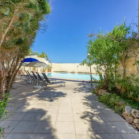 With Pool And Beautiful Views In Mellieha Għajn Żejtuna