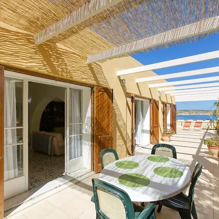 ヴィラ With Pool And Beautiful Views In Mellieha
