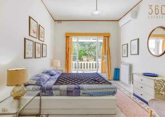 With Pool And Beautiful Views In Mellieha Ghajn Zejtuna